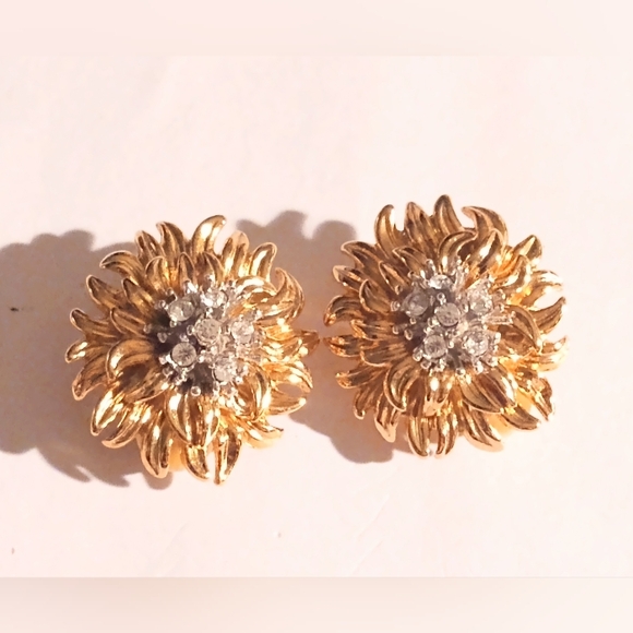 Vintage Erwin Pearl Clip On Goldtone Earrings - Picture 1 of 8